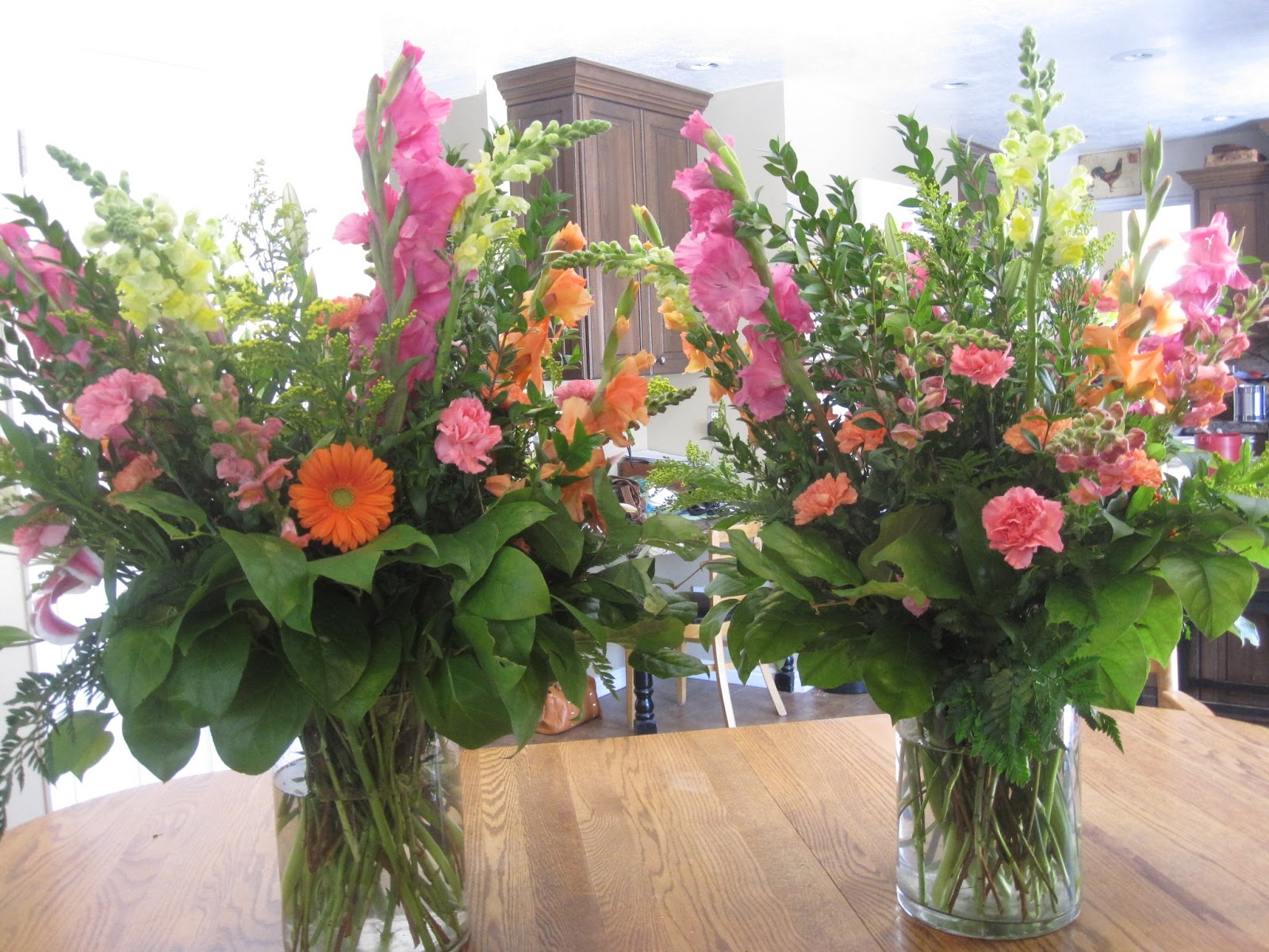 Simply Beautiful How to make a big flower arrangement in a vase