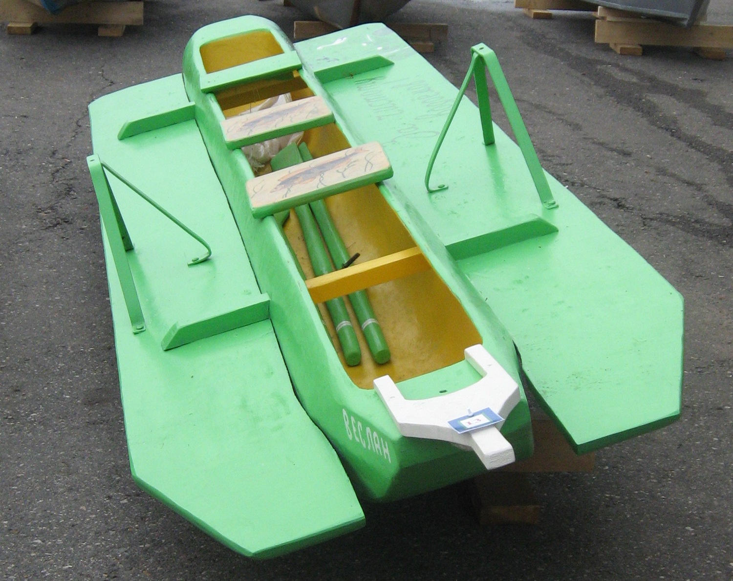 Самодельный катамаран. Самодельная лодка. Катамараны самоделки. Самодельный катамаран для рыбалки разборный. Лодки из пластика самоделки.
