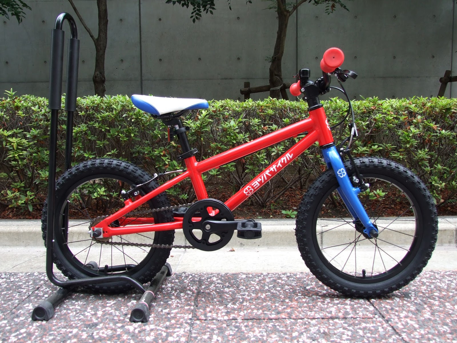ヨツバサイクル 18インチ 引き取り限定 ヒーローレッド 激安売上