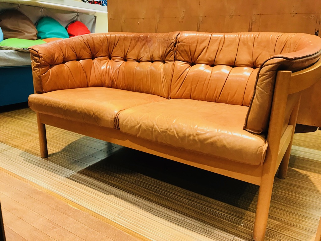 背面も見せたくなる!!形もユニークな二人がけソファ BOLIG Blog