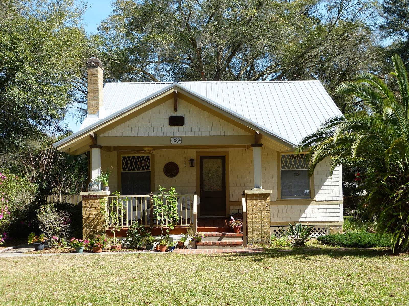 Treasure Seekers Historic Walking Tour in Lake Helen Florida