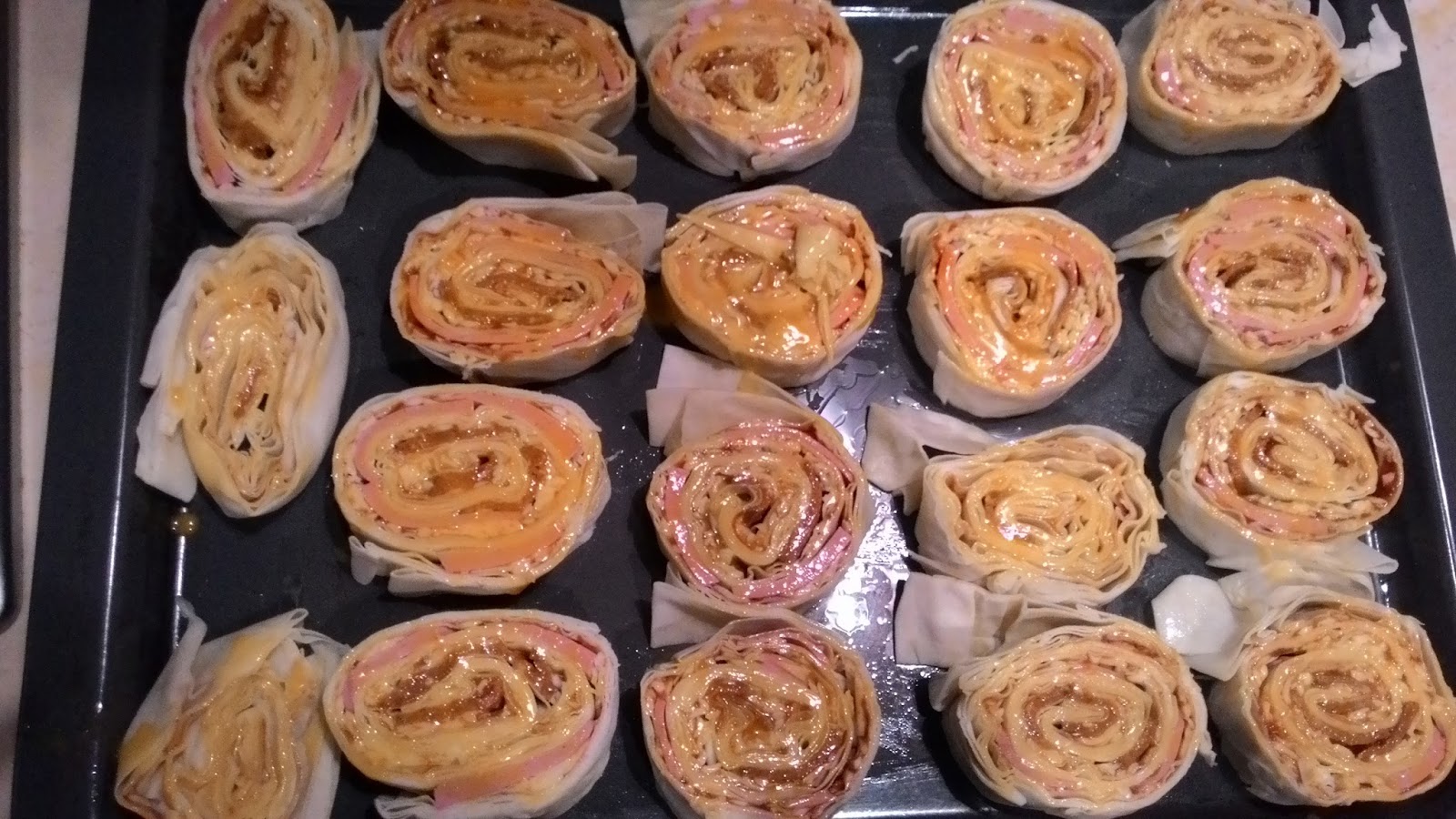 Kolay Rulo Börek Tarifi Kolay Rulo Börek Tarifi