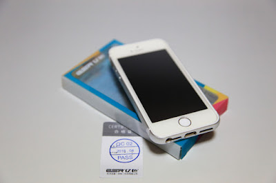 iPhone SE バンパーケース