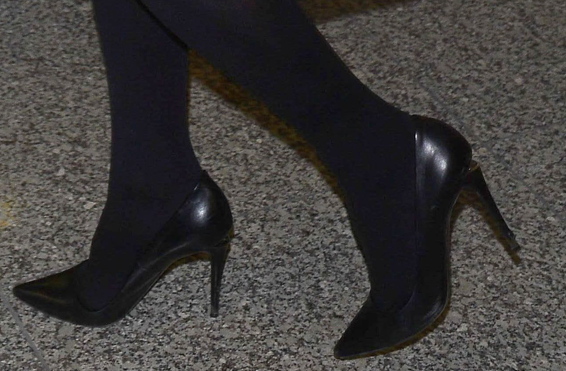 Celebrity Legs and Feet in Tights: Pamela Anderson`s Legs and Feet in ...
