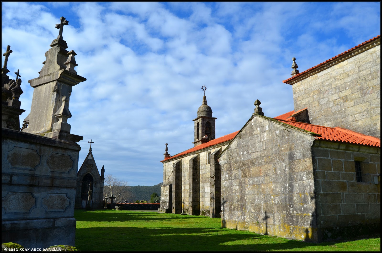 XOAN ARCO DA VELLA: IGLESIA DE SAN SALVADOR - MACEIRA