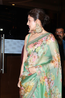 Bollywood Anushka Sharma Saree Stills At NBT Utsav Awards 2019 Red Carpet Bollywood Anushka Sharma Saree Stills At NBT Utsav Awards 2019 Red Carpet