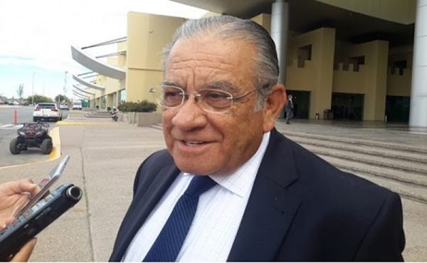 Apenas tiene 3 meses trabajando y el Secretario de Salud se dá un bono de 102 mil pesos Apenas tiene 3 meses trabajando y el Secretario de Salud se dá un bono de 102 mil pesos