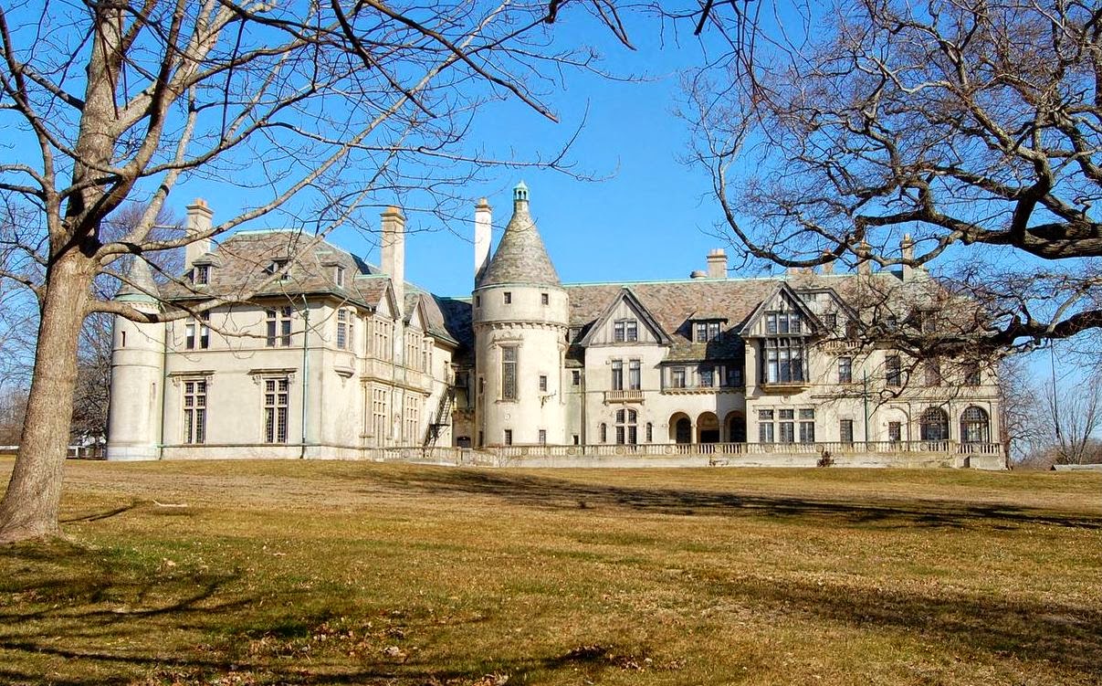 Half Pudding Half Sauce "SEAVIEW TERRACE", THE NEWPORT HOUSE of EDSON