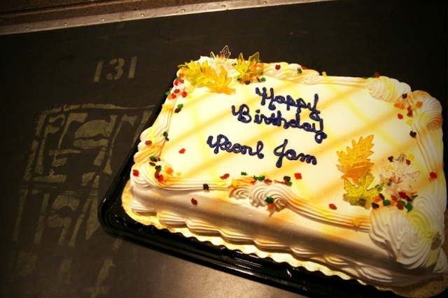 Pearl Jam Birthday GIFs | Tenor