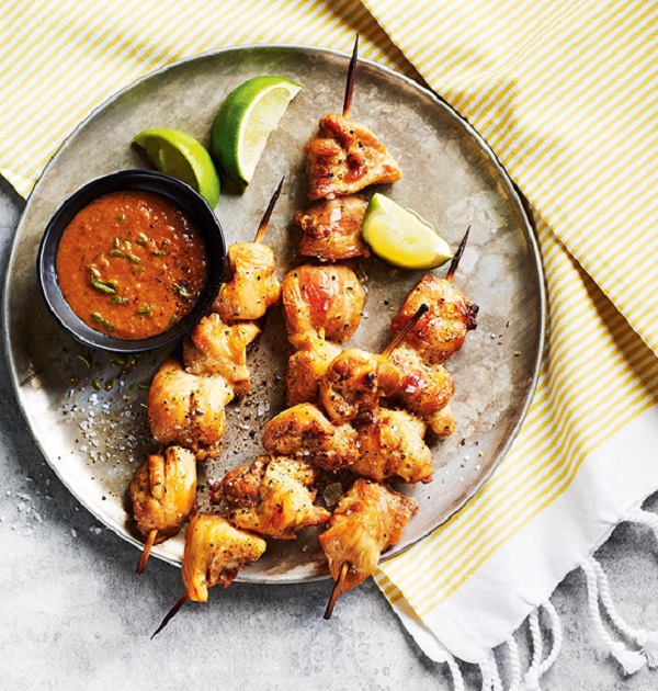 Baked chicken skewers with peanut sauce - recipes1