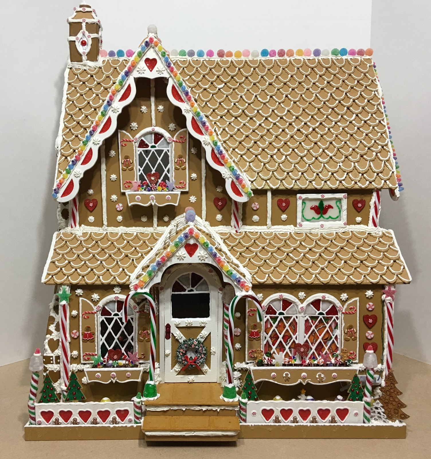 My Miniature Madness: Sweet Christmas Cottage - Gingerbread Exterior