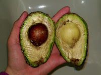 how to tell difference between under ripe perfect over spoiled avocados shopping organic Whole Foods Sprouts sale 3 for $1