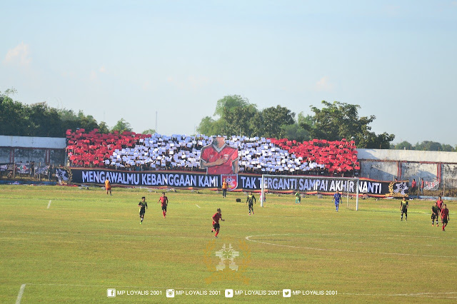 Coreografi 3 Dimensi MP Loyalis 2001 Untuk Seluruh Punggawa PSMP Coreografi 3 Dimensi MP Loyalis 2001 Untuk Seluruh Punggawa PSMP