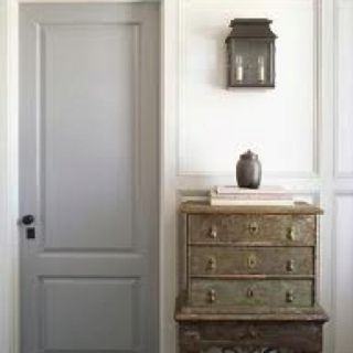 Breathtaking European farmhouse decorated room found on Hello Lovely Studio