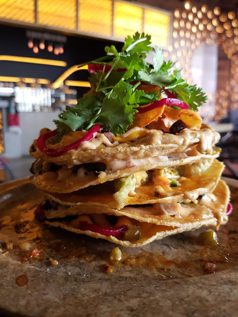 food blogger dubai crisol sharjah fusion american mexican spanish loaded nachos