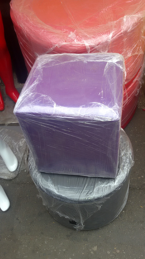 Торговое оборудование в магазин одежды: Пуфы, Пуфики, Банкетки, Мягкая ...