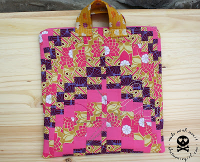Best Bargello Bag Tutorial | A great bag for carrying all your stitching project and tools with you on the go!