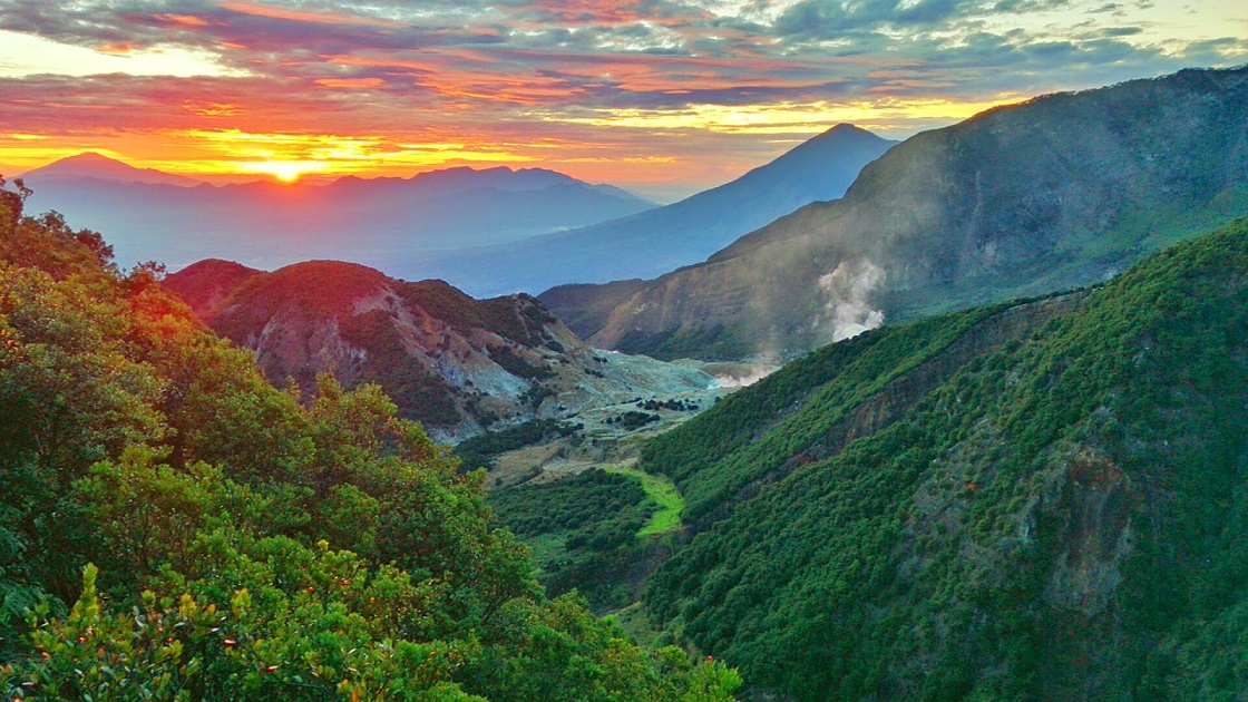 39 Gambar Pemandangan Gunung Indonesia Terindah Pemandangannya Indah Track Relatif