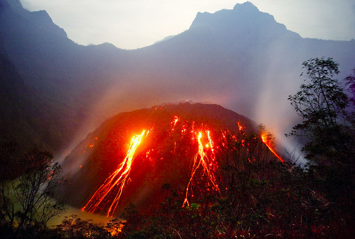 Bahan Kuliah Erupsi Gunung  Kelud