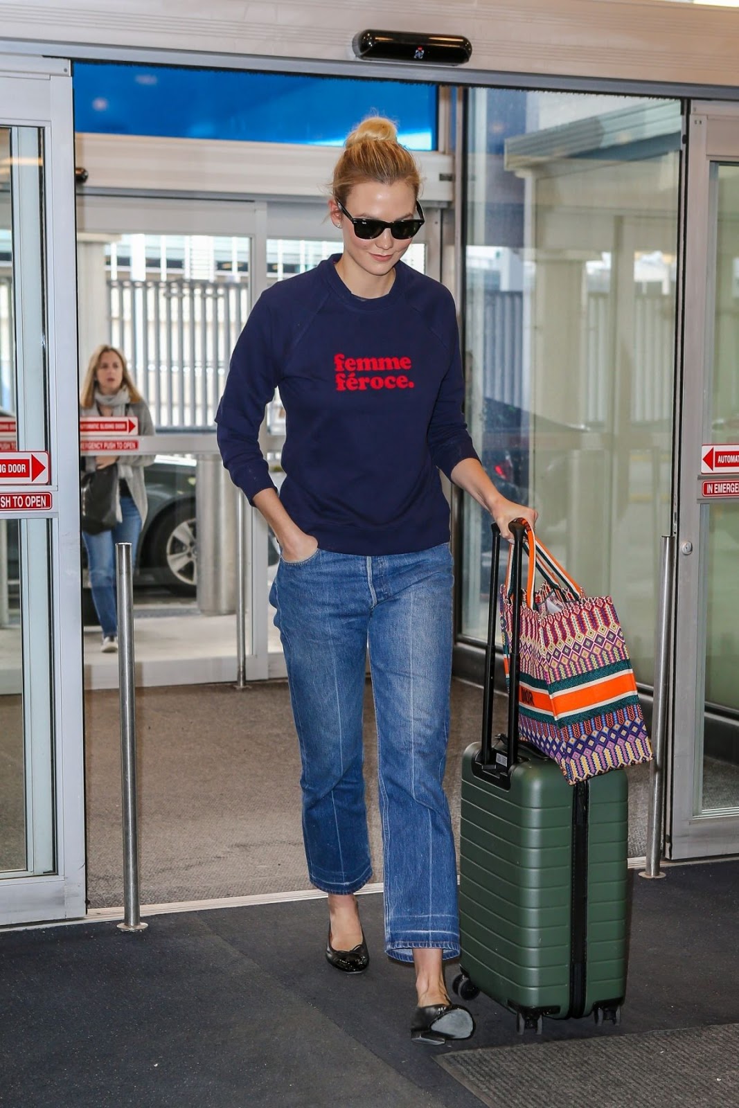Karlie Kloss Spotted at JFK Airport in NYC : International Celebrities