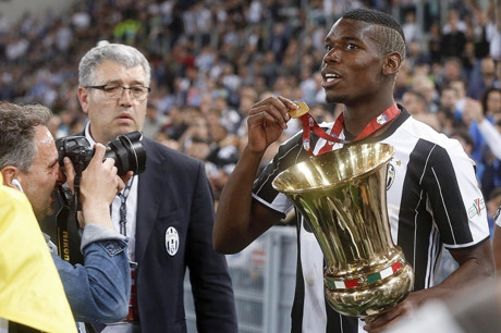 Mua nha o Barcelona, Paul Pogba dap tan giac mong cua Jose Mourinho - Anh 2