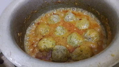 place-all-kofta-balls-into-the-pot