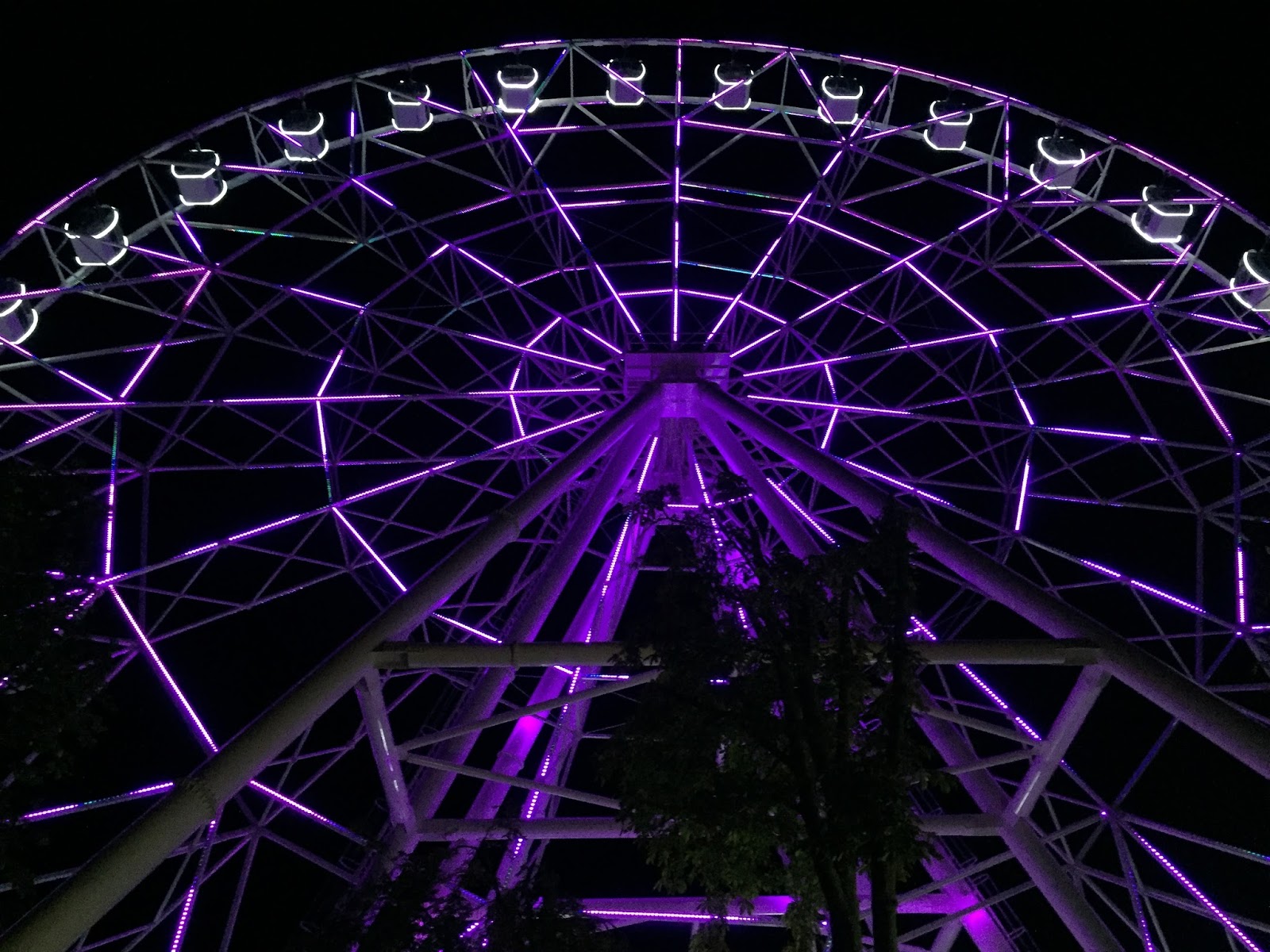 колесо обозрения одно небо ростов на дону. колесо обозрения одно небо ростов на дону. колесо обозрения ростов на дону высота. высота колеса обозрения в ростове на дону в парке революции. театральная площадь ростов на дону колесо обозрения.