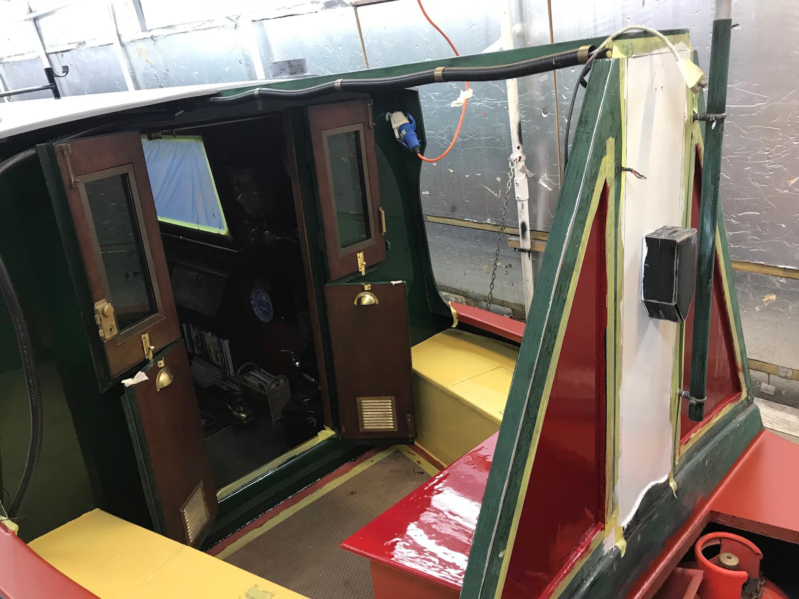Narrow Boat Albert Repaint Now for the Decoration