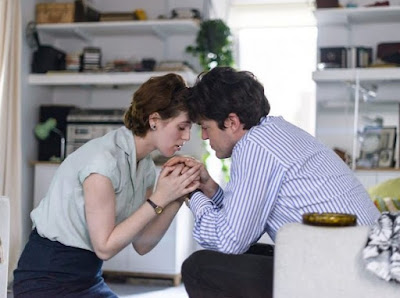 The Souvenir 2019 Tom Burke Honor Swinton Byrne Image 4