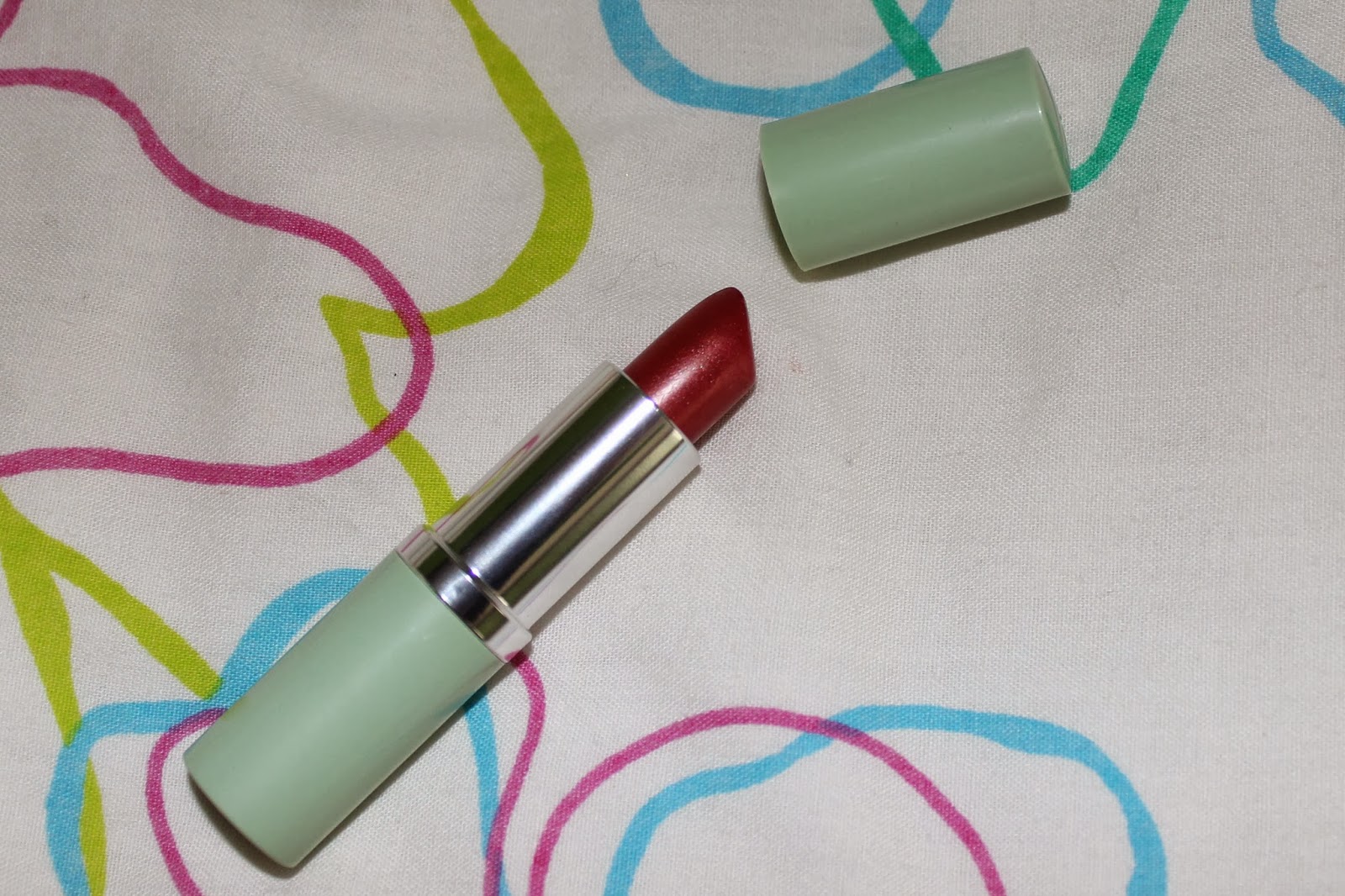 Alice loves clinique lipstick all heart