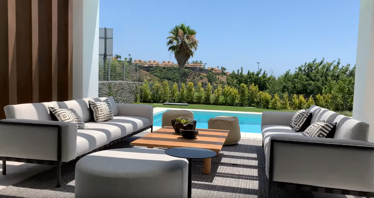 25 Photos vs. Brand New Modern Luxury Villa in Marbella, Spain | Villa Tour | What does €1.5m gets you in Marbella - Luxury Home & Interior Design Tour 25 Photos vs. Brand New Modern Luxury Villa in Marbella, Spain | Villa Tour | What does €1.5m gets you in Marbella - Luxury Home & Interior Design Tour