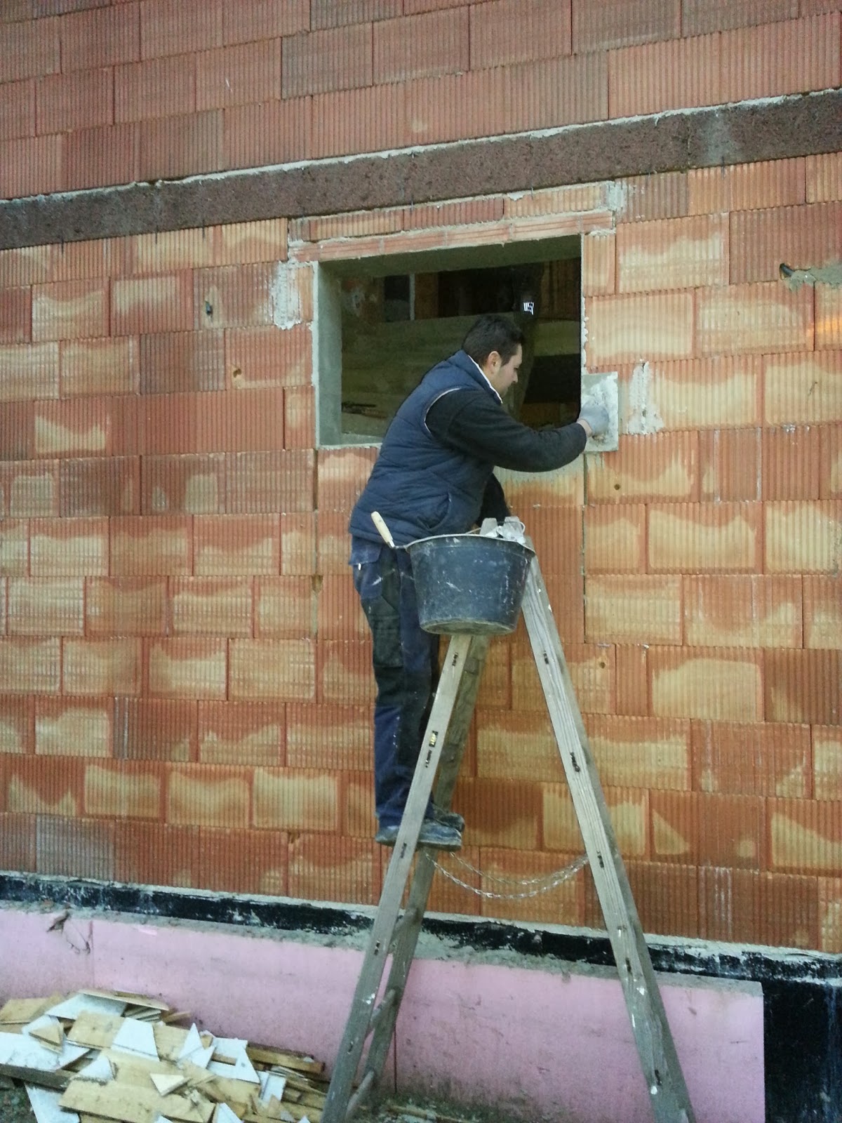 Hausbau Familie Steinmetz: Fenster und div. Arbeiten schon im Haus