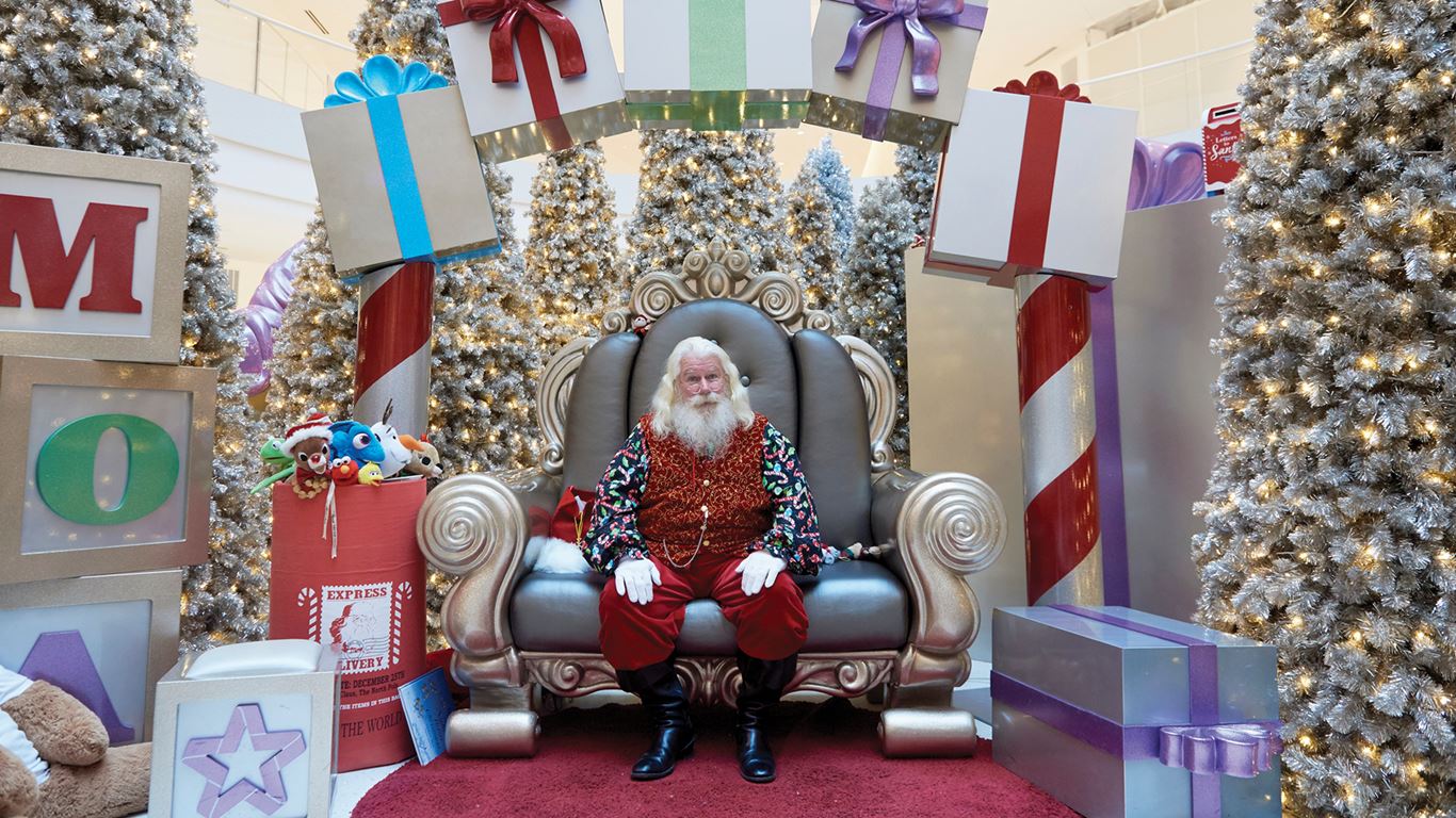 NickALive! Visit Santa at Nickelodeon Universe at Mall of America