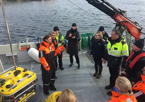 Crown Princess Victoria visited Norden Aquaculture Union and Swedish Sea and Water Management Agency in Sotenäs. Princess wore H&M Blazer