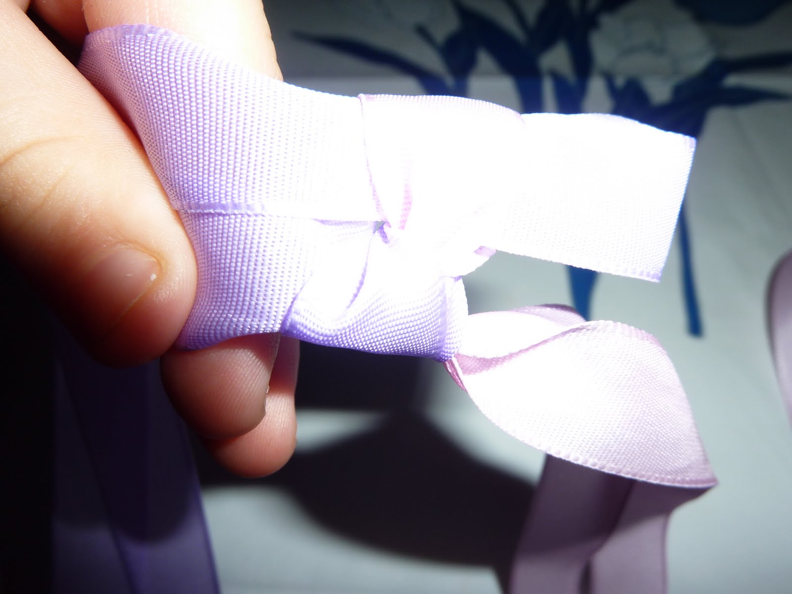 Eliska: Eli´s magic thread - How to weave the military braid.