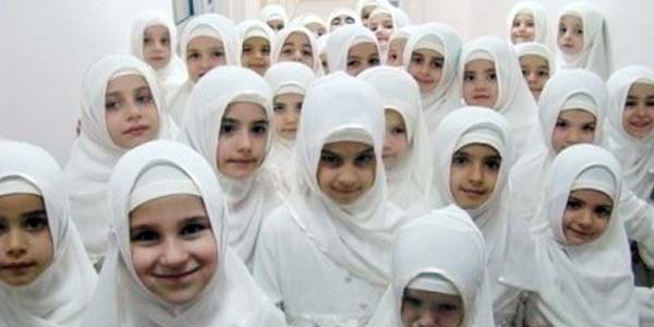 Tanpa Kita Tahu, Keistimewaan Merawat Anak Perempuan Sangatlah Dahsyat! Tanpa Kita Tahu, Keistimewaan Merawat Anak Perempuan Sangatlah Dahsyat!