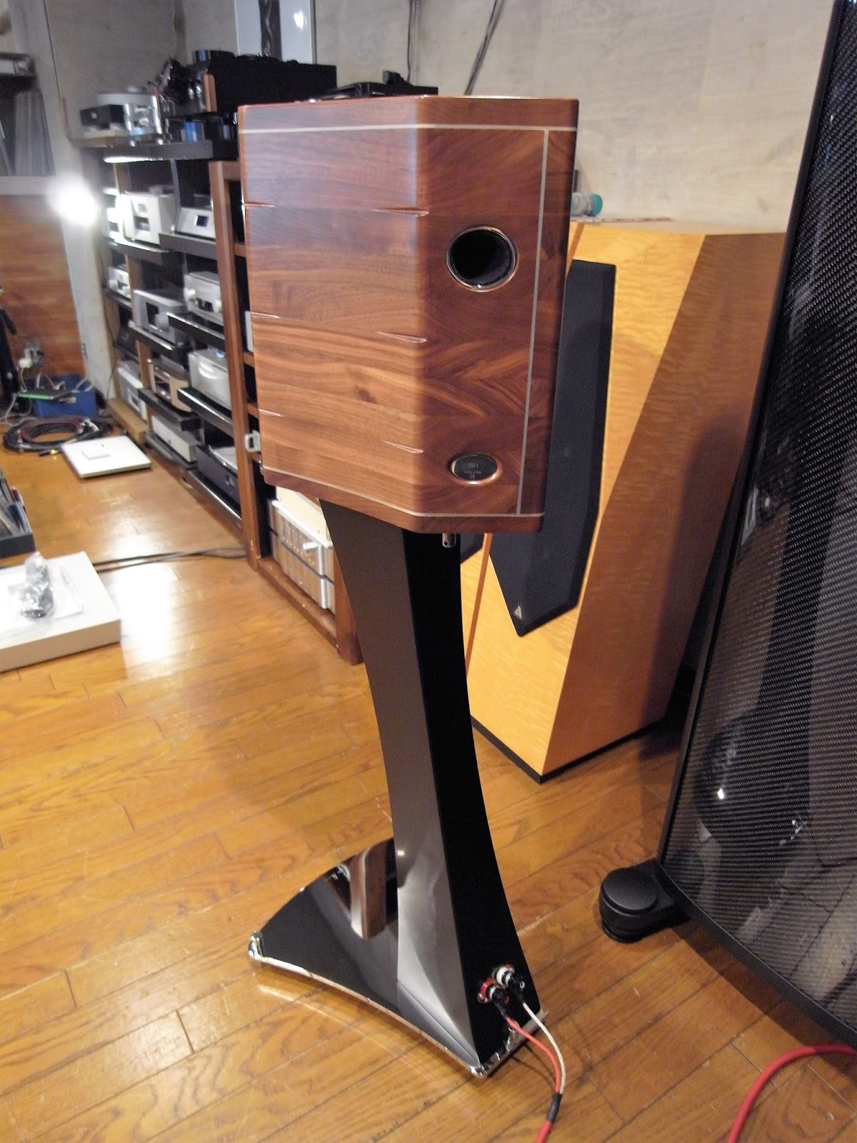 Sis Audio Blog 展示情報 Franco Serblin Accordoを店頭に常設展示しています