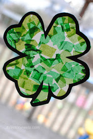 Shamrock Sun Catcher St. Patrick's Day Craft with Free Printable | directorjewels.com