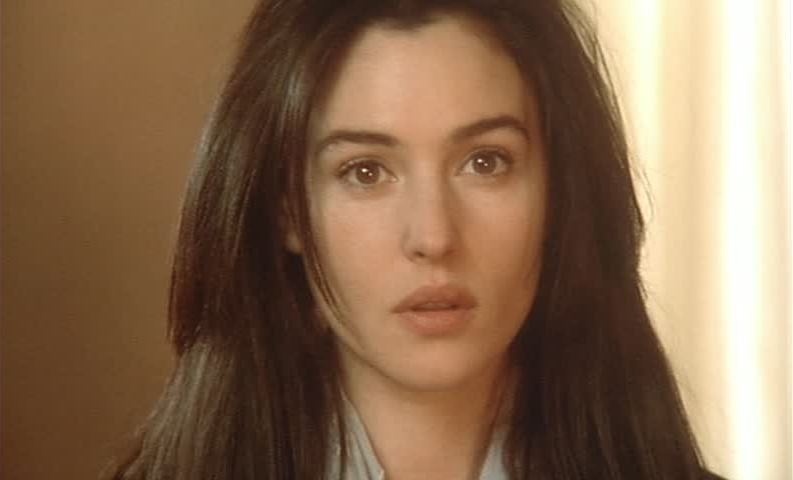 Movie And Tv Cast Screencaps Monica Bellucci As Lisa In L Appartement Aka The Apartment 1996 58 Screen Caps