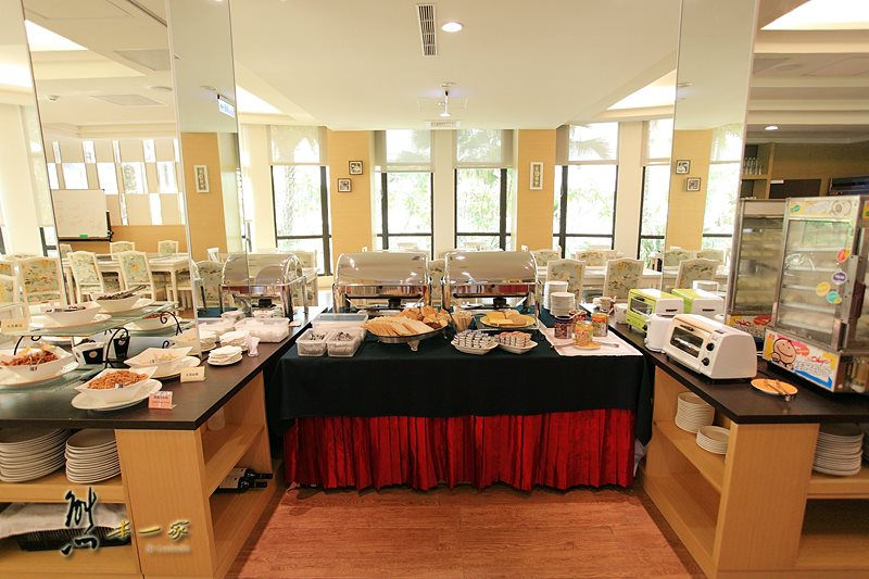台南善化早餐吃到飽|虹橋餐廳-南科贊美酒店~現做早餐、有機水果好吃