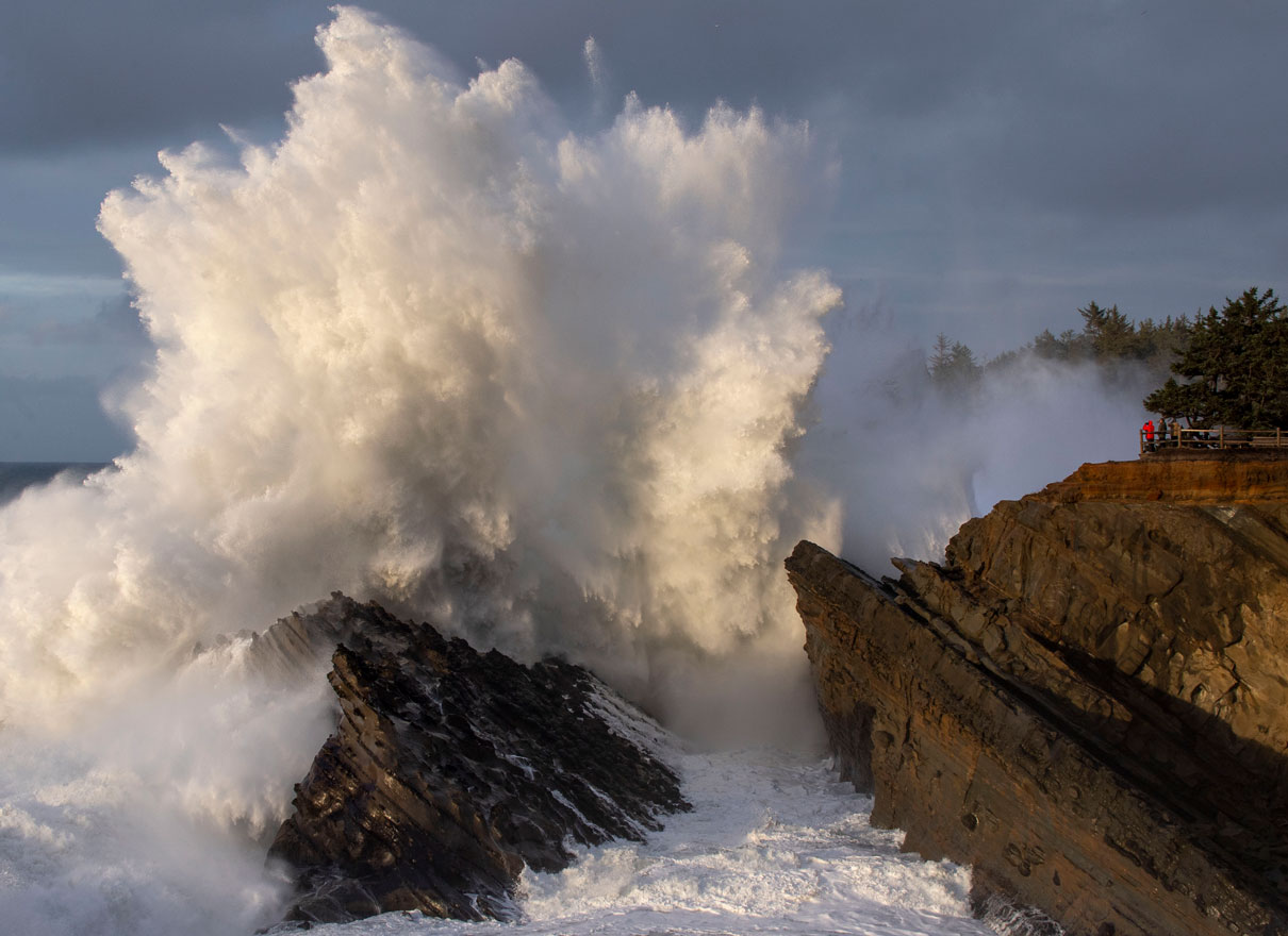 Robin Loznak Photography Massive waves on the Oregon coast