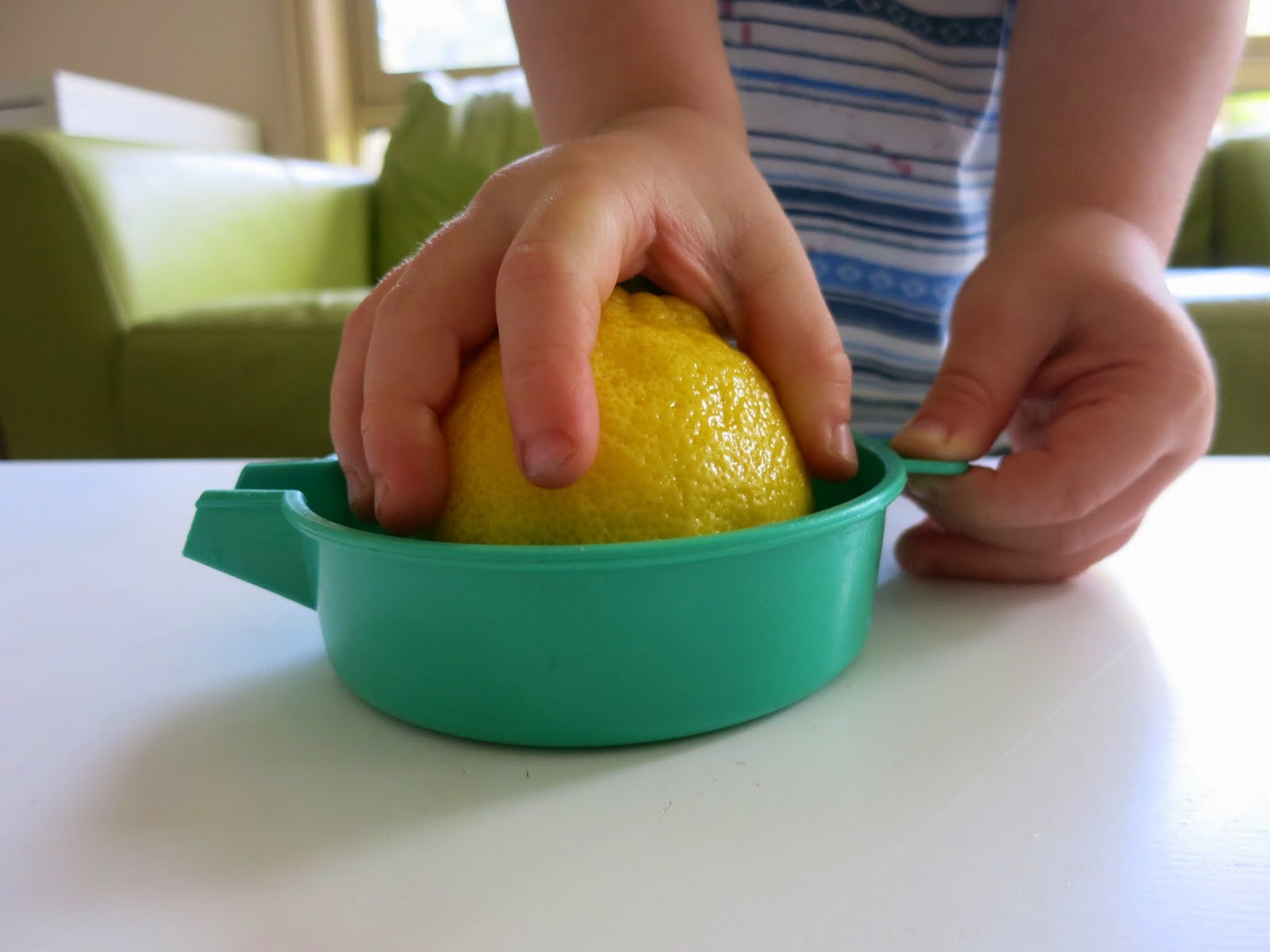 Learn with Play at Home How to make Fizzing Lemonade. Edible Science