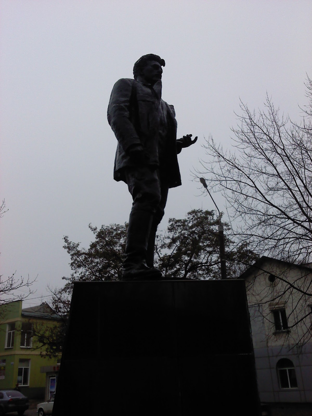памятник свердлову в москве на площади свердлова