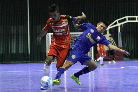 Cau thu Futsal Viet Nam 'chien' nhau den nut ca san, suyt gay tay - Anh 10
