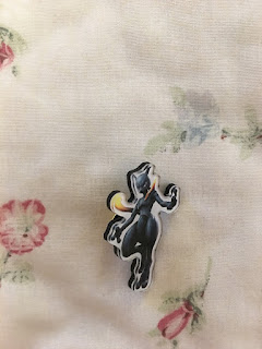Shadow Mewtwo pin figure
