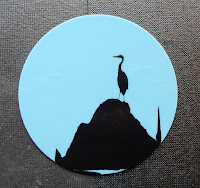 Screen-printed image on blue fusible glass