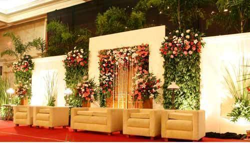 Telaga Bunga Raya | Jasa Dekorasi Bunga Pernikahan Pelaminan Gereja