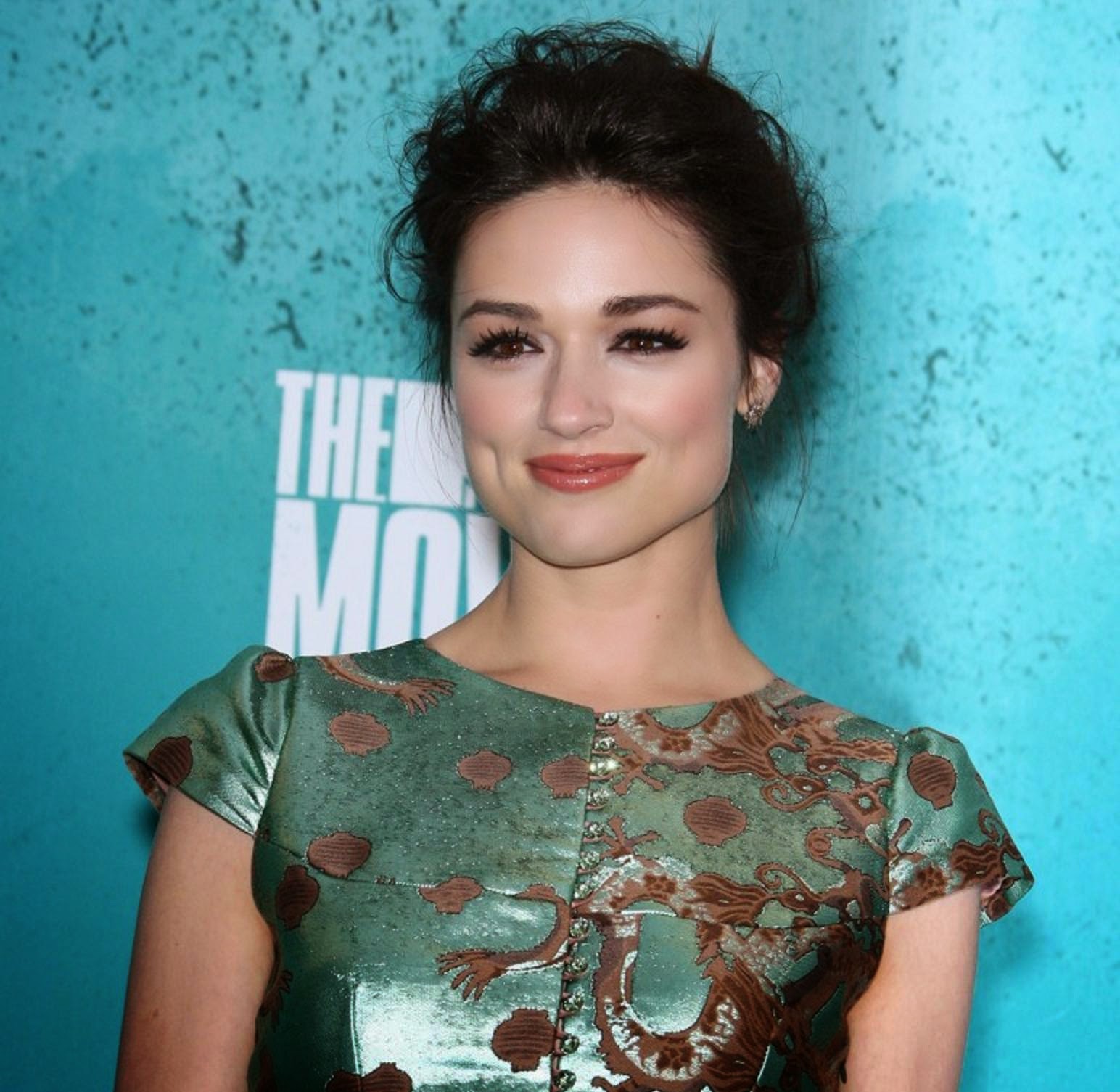 Crystal Reed Wallpapers Free Download