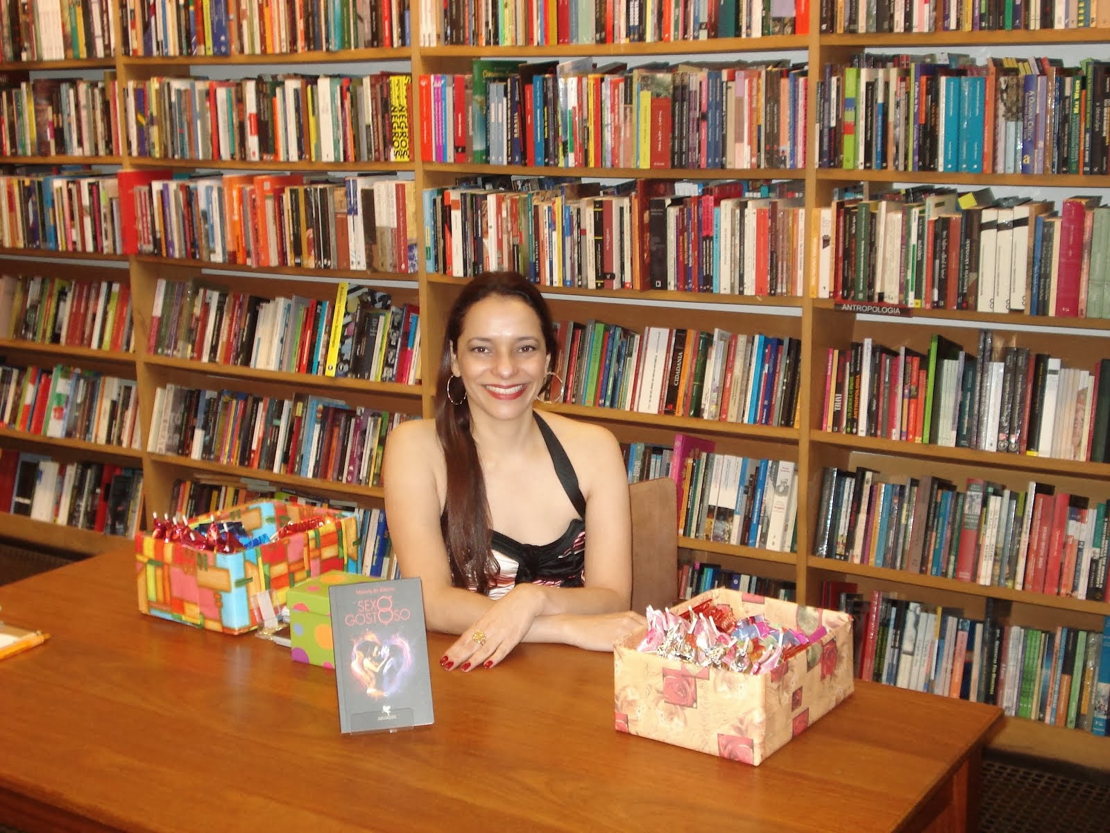 ENTREVISTA: Author Interview: Marcela Re Ribeiro: There Is No Why In Love