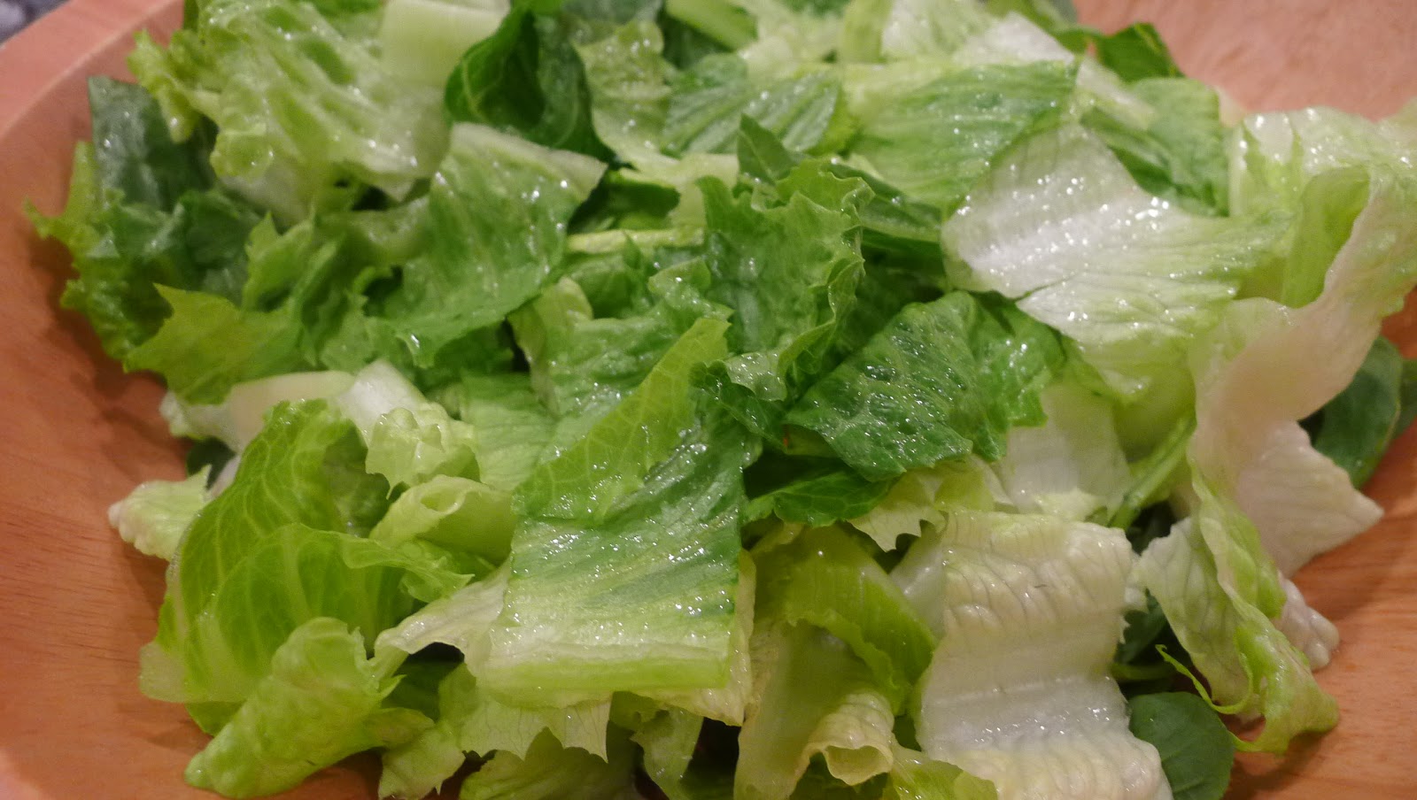 newFOOD tuesdayz Classic Steak Salad with Red Wine Vinaigrette